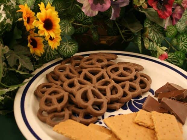 Chocolate Graham Pretzels