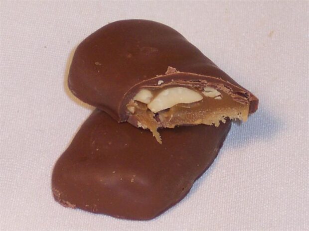 sugar free cashew praline